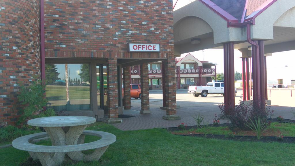 Stampeder Inn Ponoka Exteriör bild
